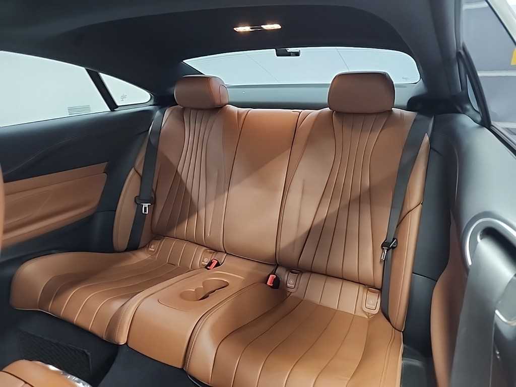 Mercedes Benz E class - Vista 12