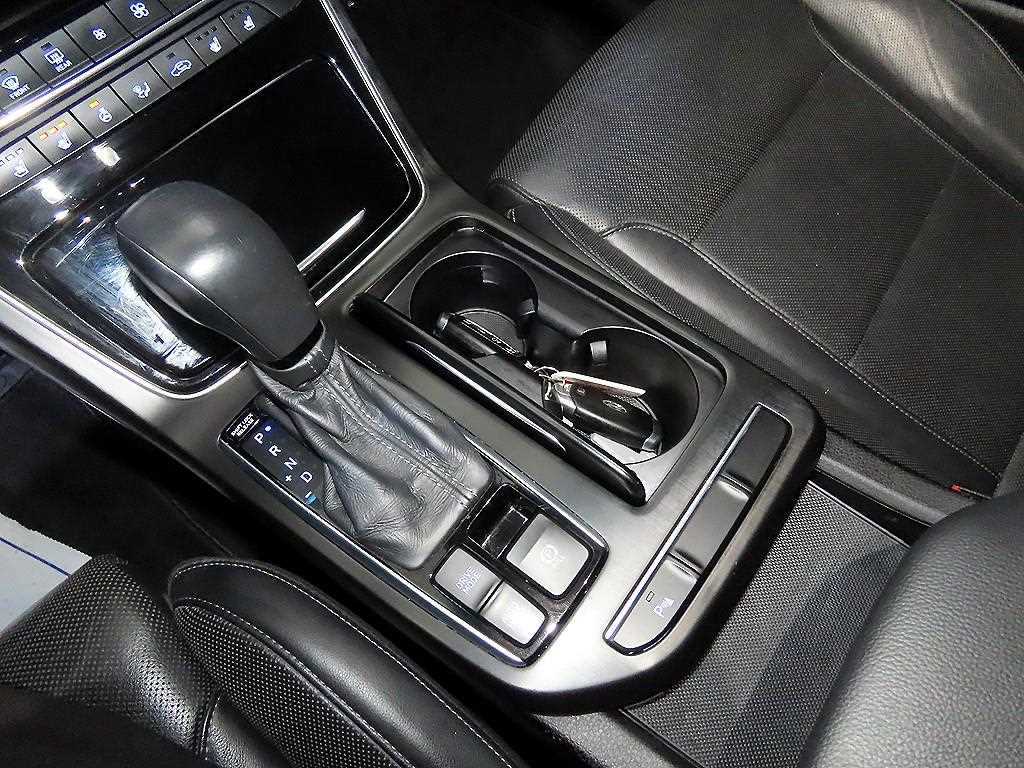 HYUNDAI Grandeur - Vista 12