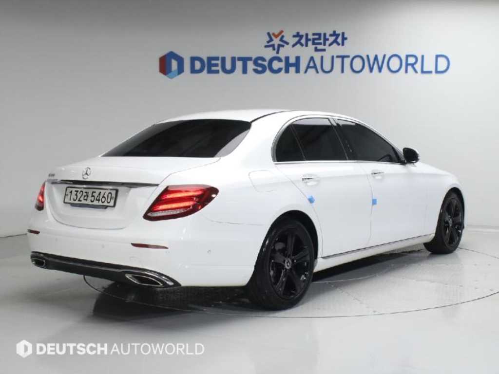 Mercedes Benz E class - Vista 2