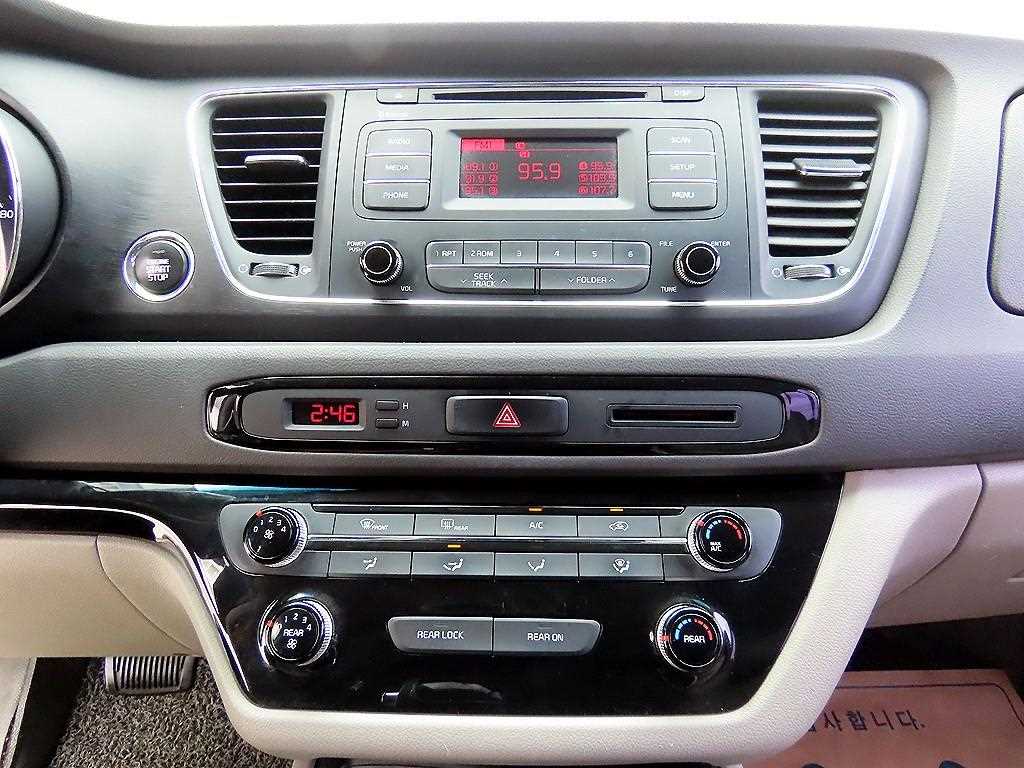 KIA Carnival 2016 Negro - Importación desde Corea - HF Imports Iquique - Foto 14