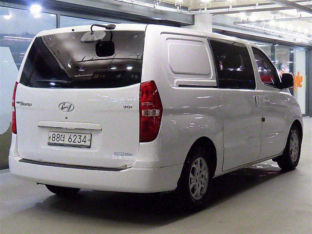 HYUNDAI Starex - Vista 4