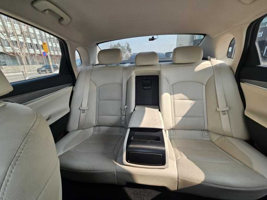 HYUNDAI Grandeur - Vista 10