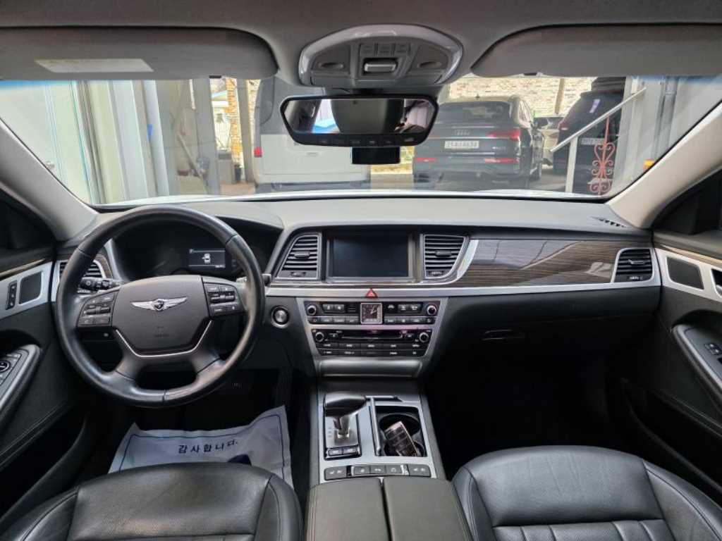 Genesis G80 - Vista 9