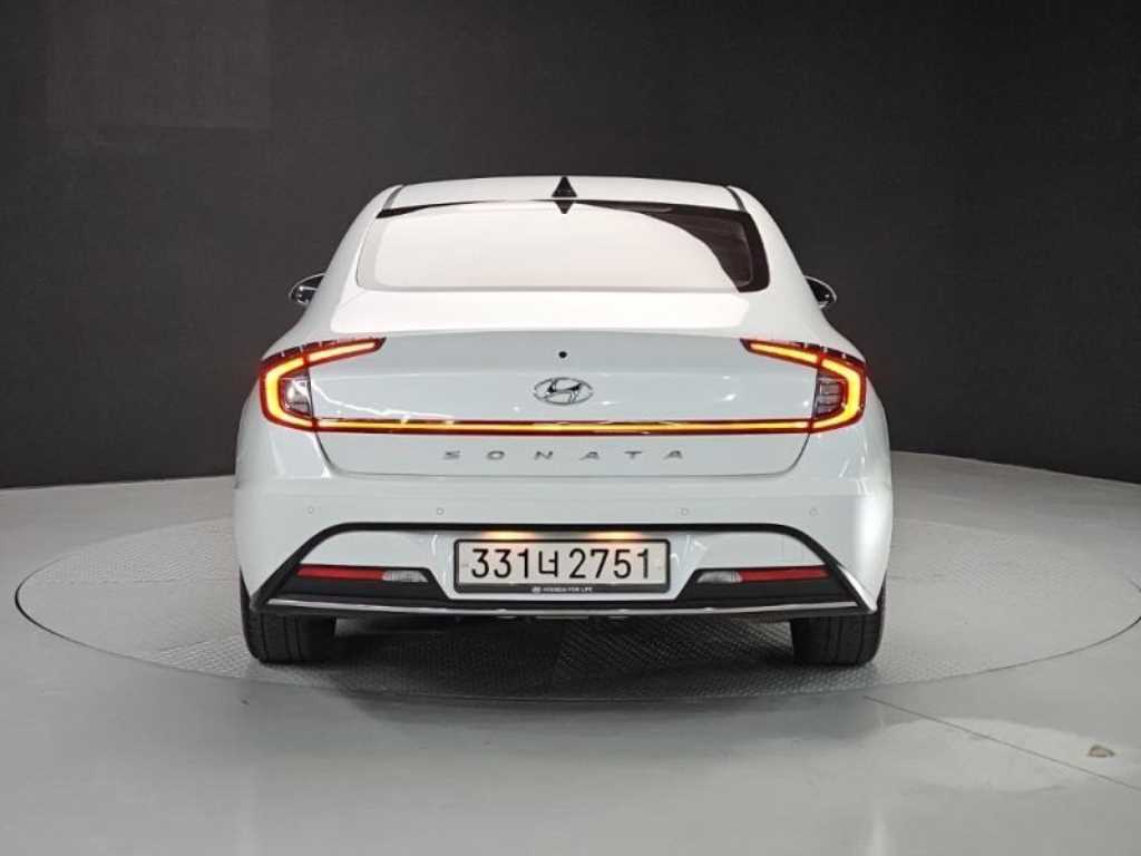 HYUNDAI Sonata - Vista 3