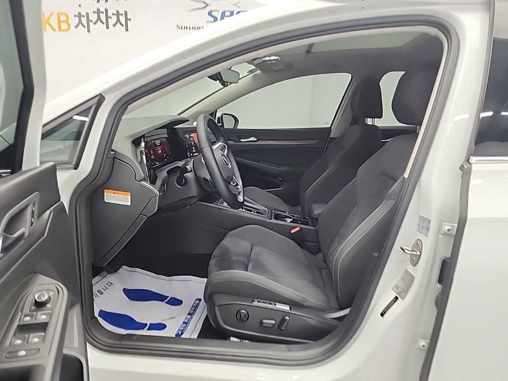 Volkswagen Golf - Vista 11