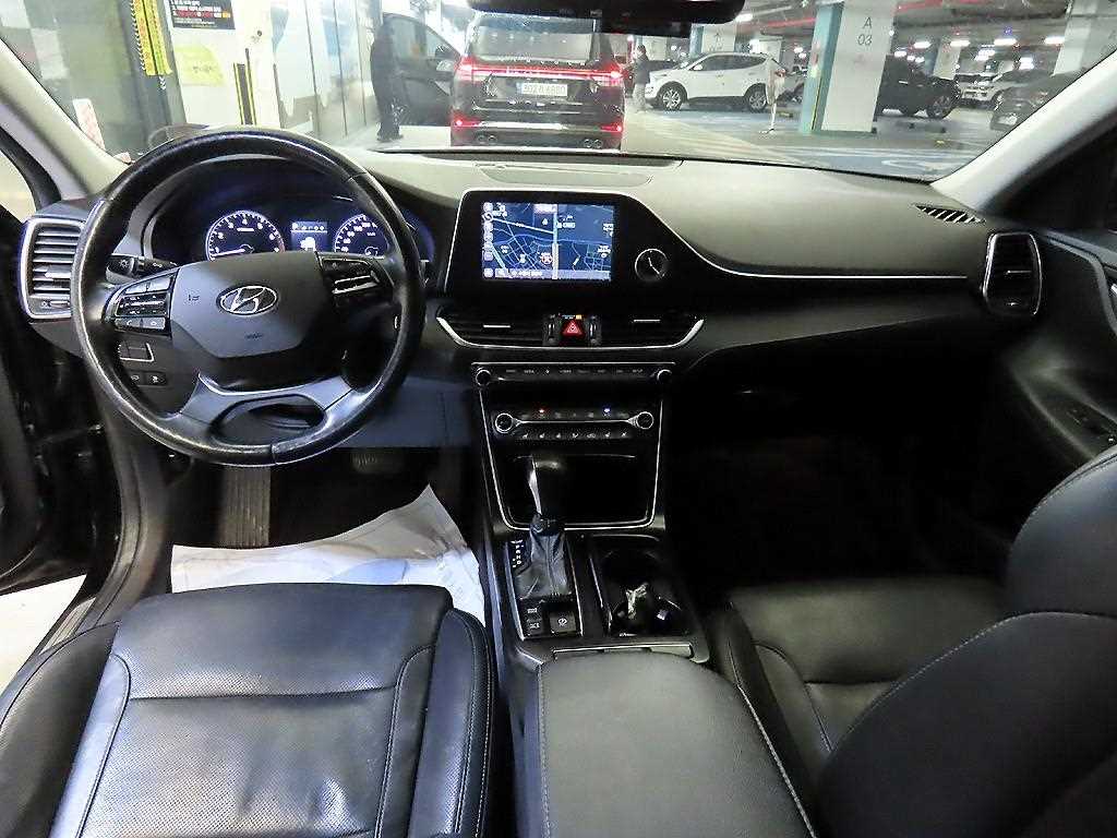 HYUNDAI Grandeur - Vista 10