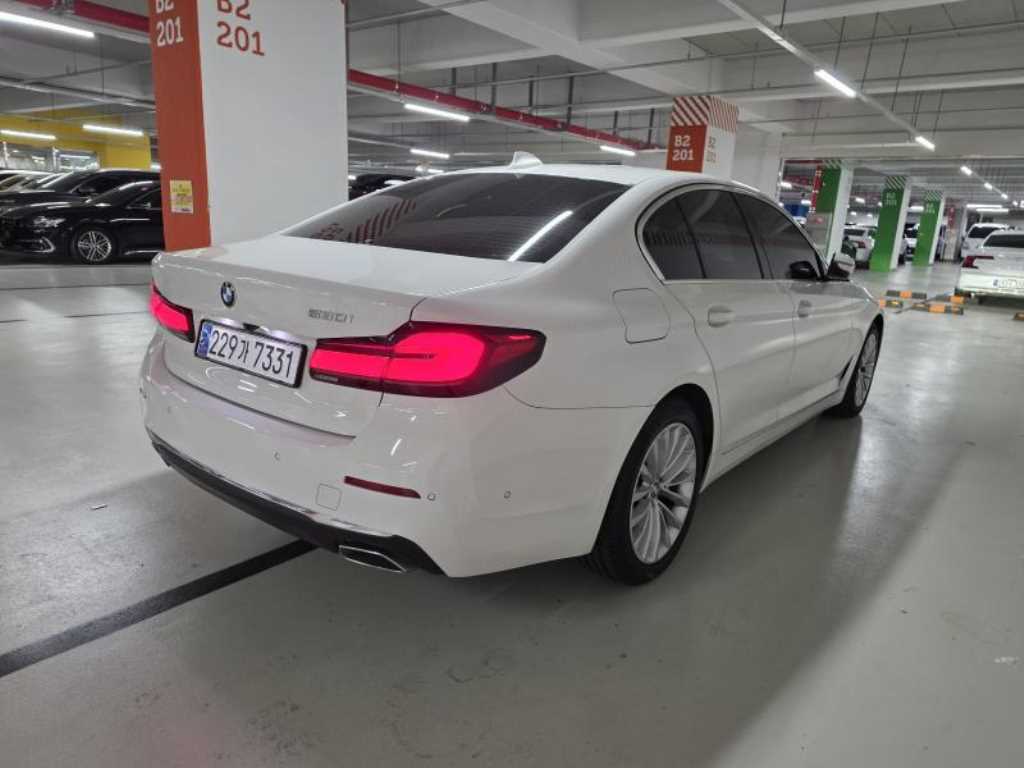 BMW 5 Series - Vista 5