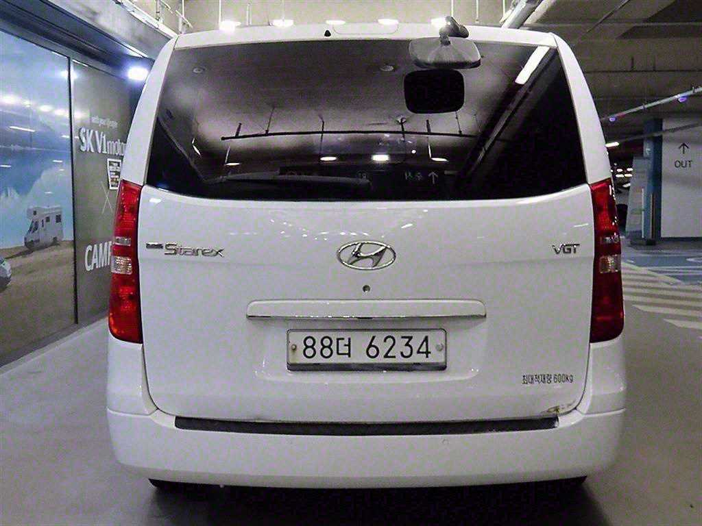 HYUNDAI Starex - Vista 5