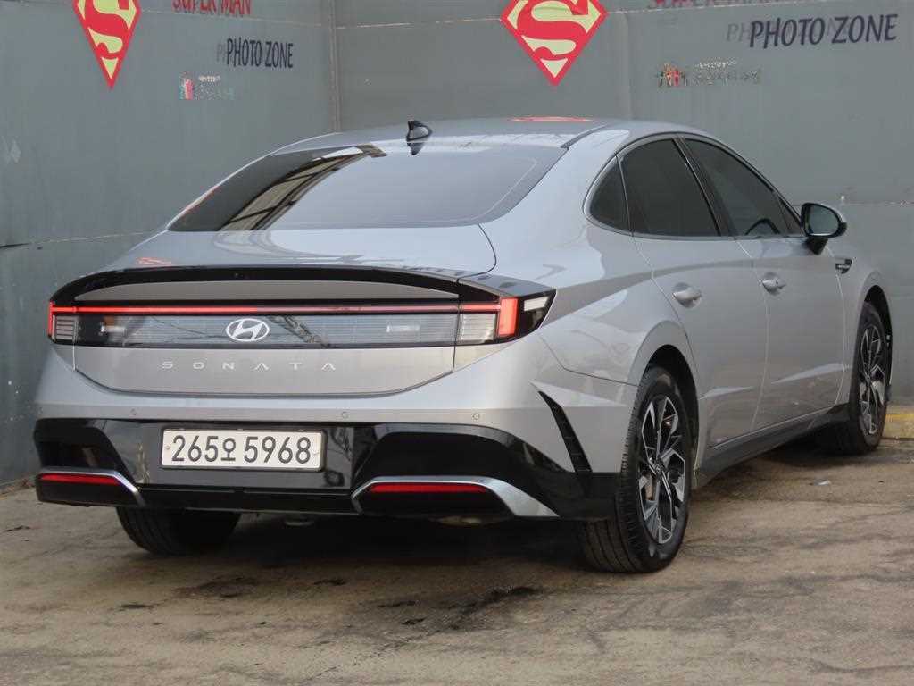 HYUNDAI Sonata - Vista 3