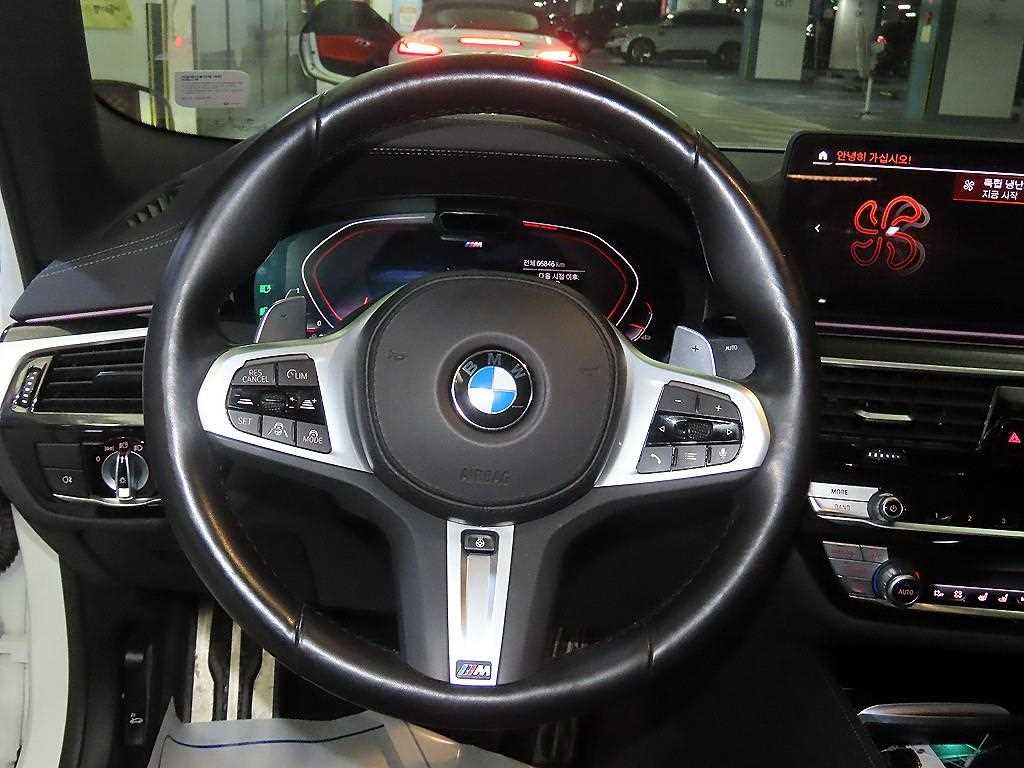 BMW 5 Series - Vista 8