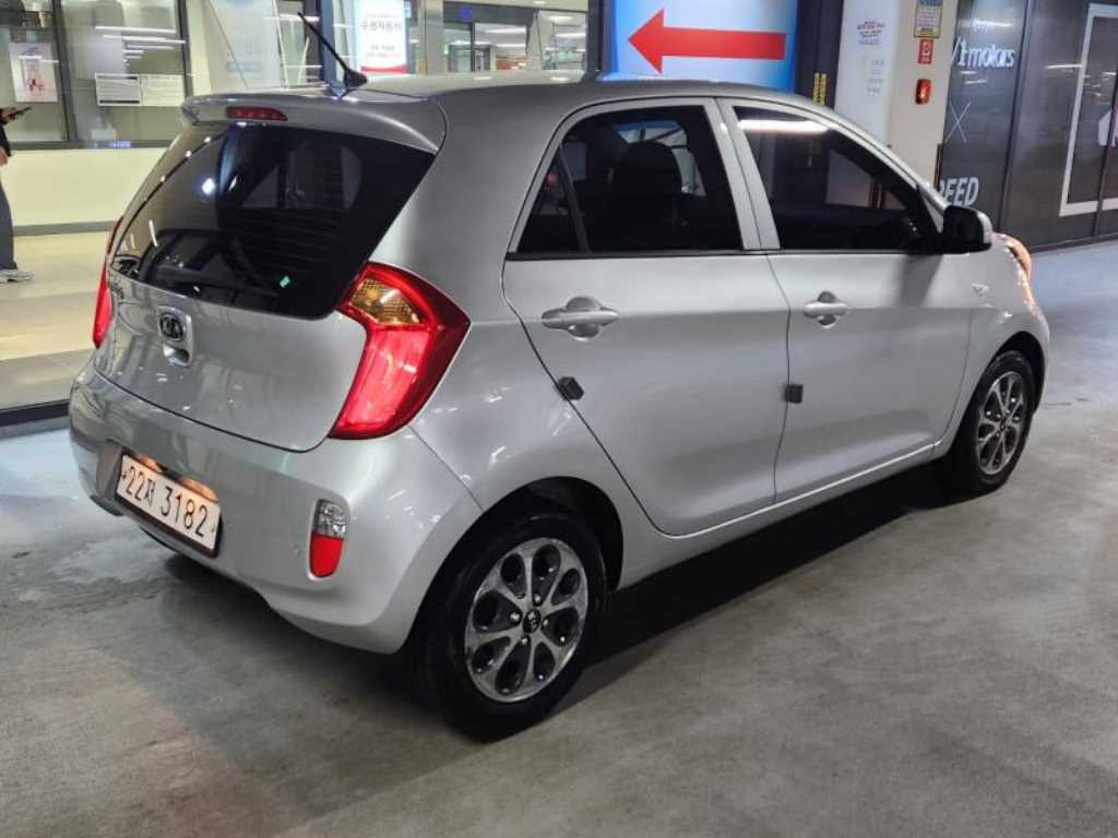 KIA Morning - Vista 4