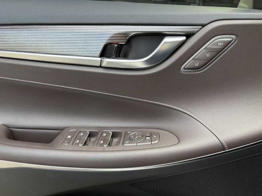 HYUNDAI Grandeur - Vista 10