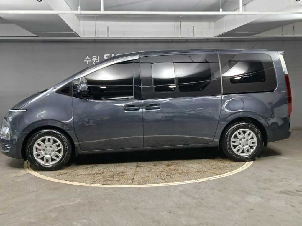 HYUNDAI Staria - Vista 2