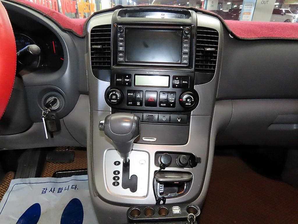 KIA Carnival - Vista 11