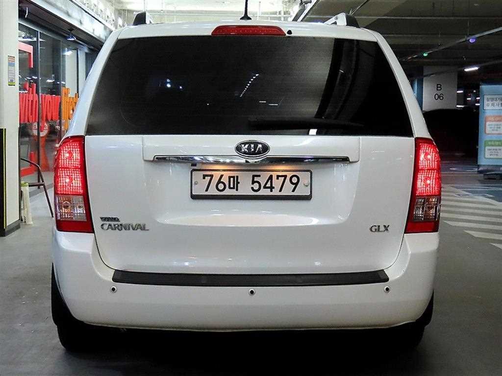 KIA Carnival - Vista 5