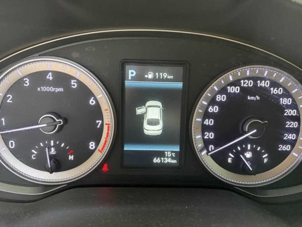 HYUNDAI Grandeur - Vista 3