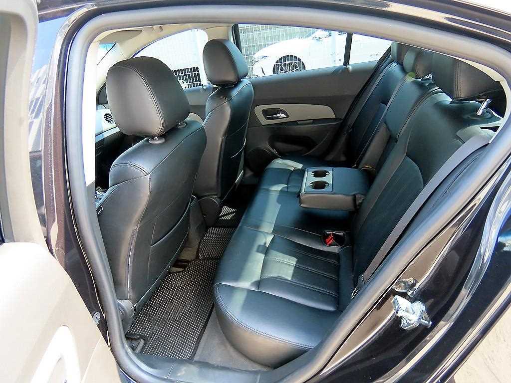 Chevrolet Cruise - Vista 6