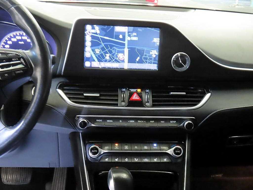 HYUNDAI Grandeur - Vista 11