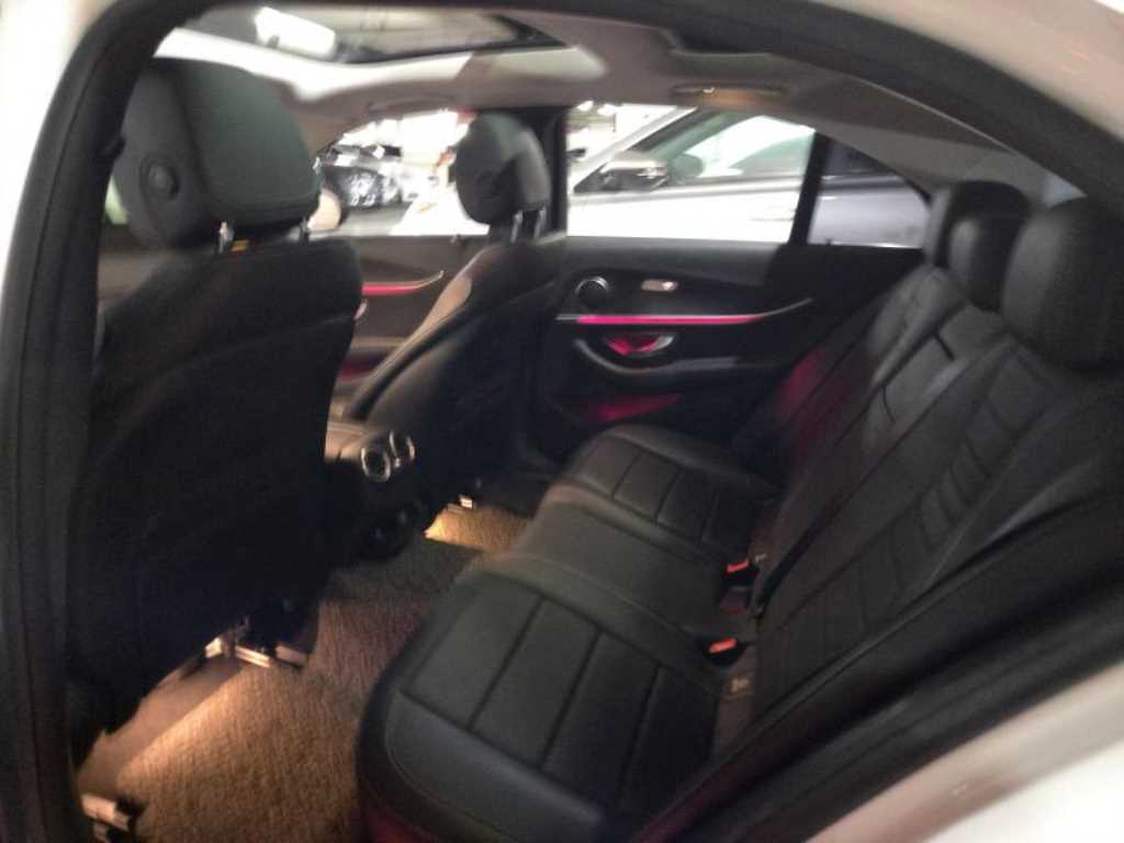 Mercedes Benz E class - Vista 12