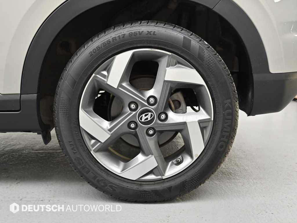 HYUNDAI Venue - Vista 5