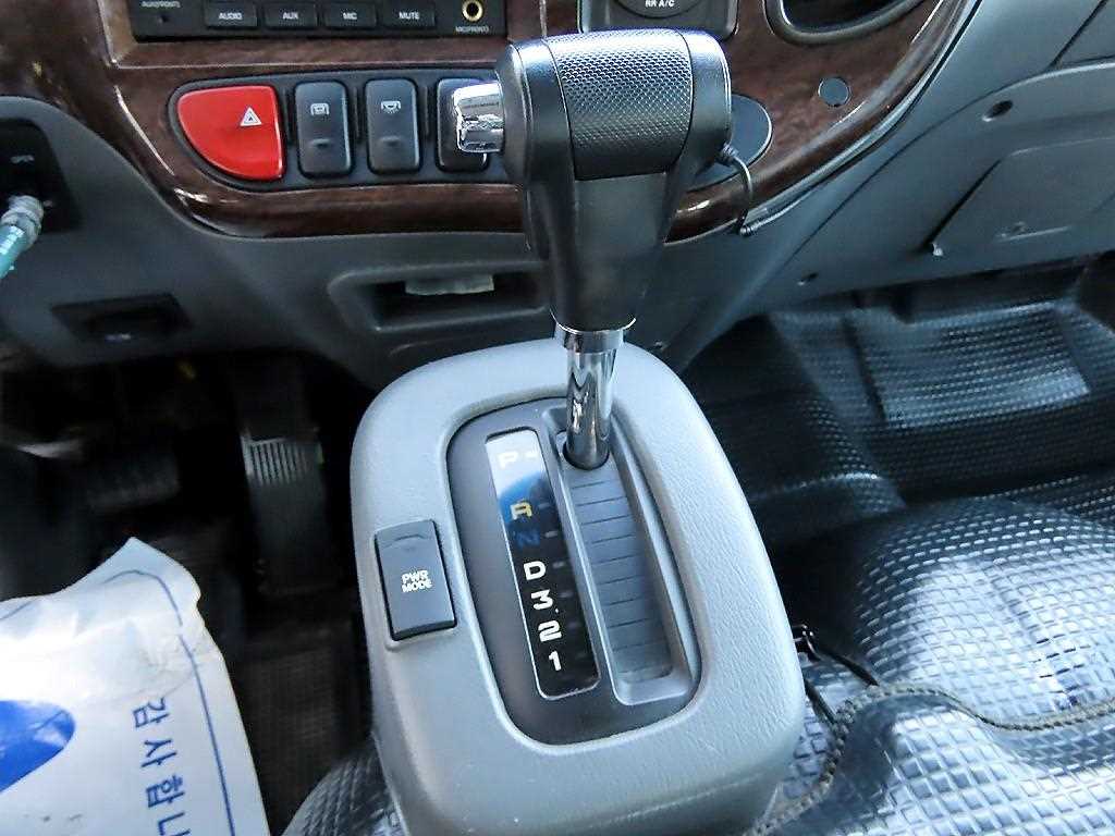 medium and large bus Hyundai bus - Vista 11