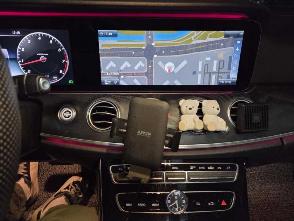 Mercedes Benz E class - Vista 5