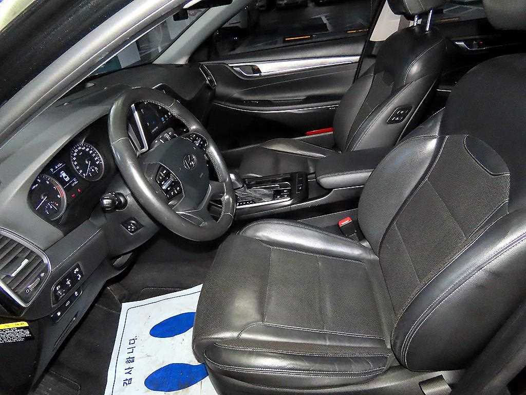 HYUNDAI Grandeur - Vista 6