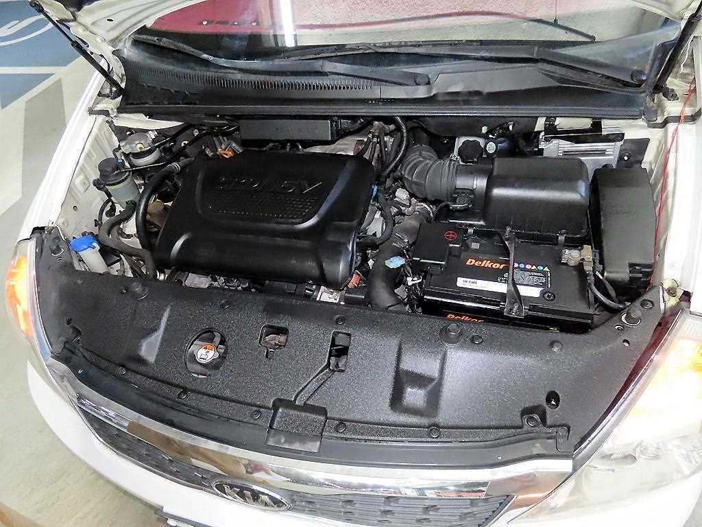 KIA Carnival 2012 Blanco - Importación desde Corea - HF Imports Iquique - Foto 19
