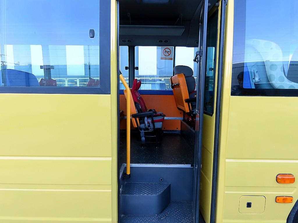 medium and large bus Hyundai bus - Vista 6