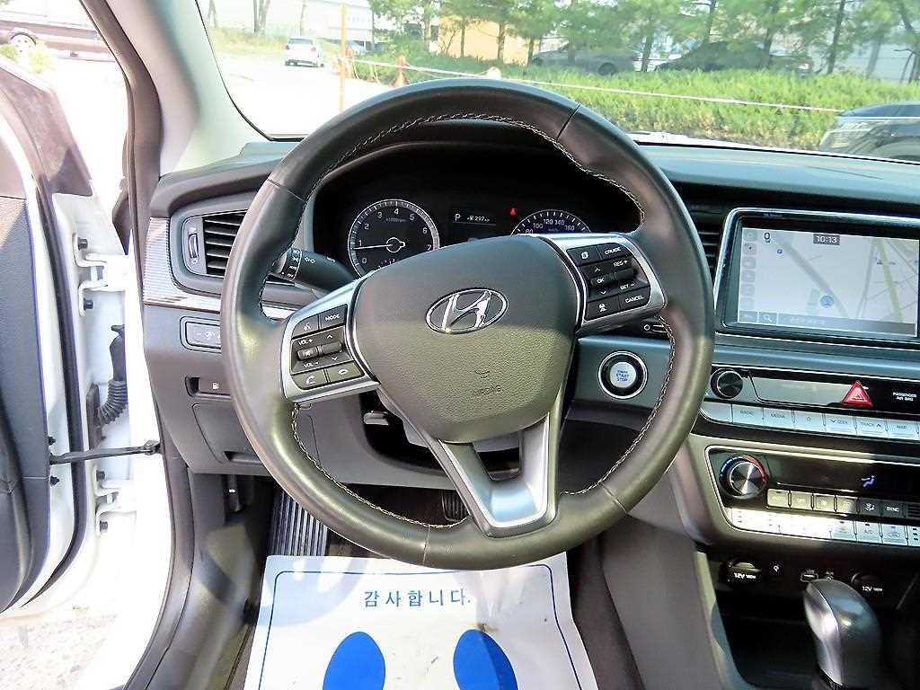HYUNDAI Sonata - Vista 8