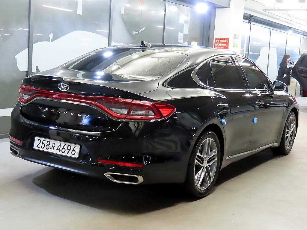 HYUNDAI Grandeur - Vista 4