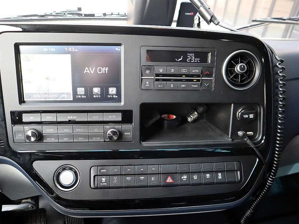 medium and large bus Hyundai bus - Vista 10