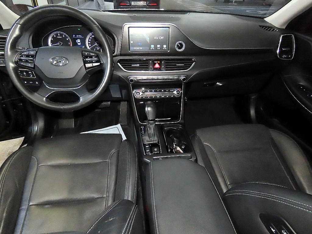 HYUNDAI Grandeur - Vista 10