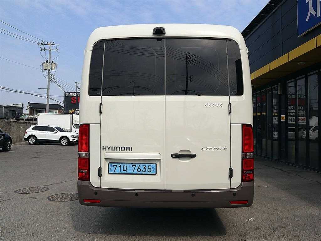 medium and large bus Hyundai bus - Vista 3