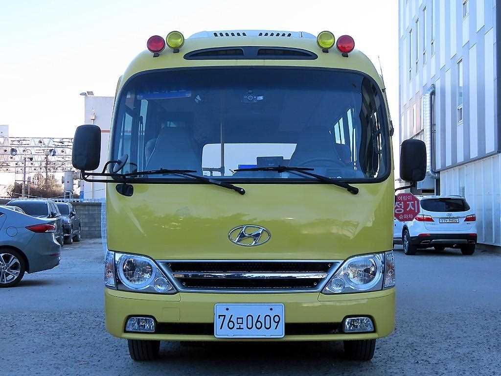 medium and large bus Hyundai bus 2018 Amarillo - Importación desde Corea - HF Imports Iquique - Foto 1