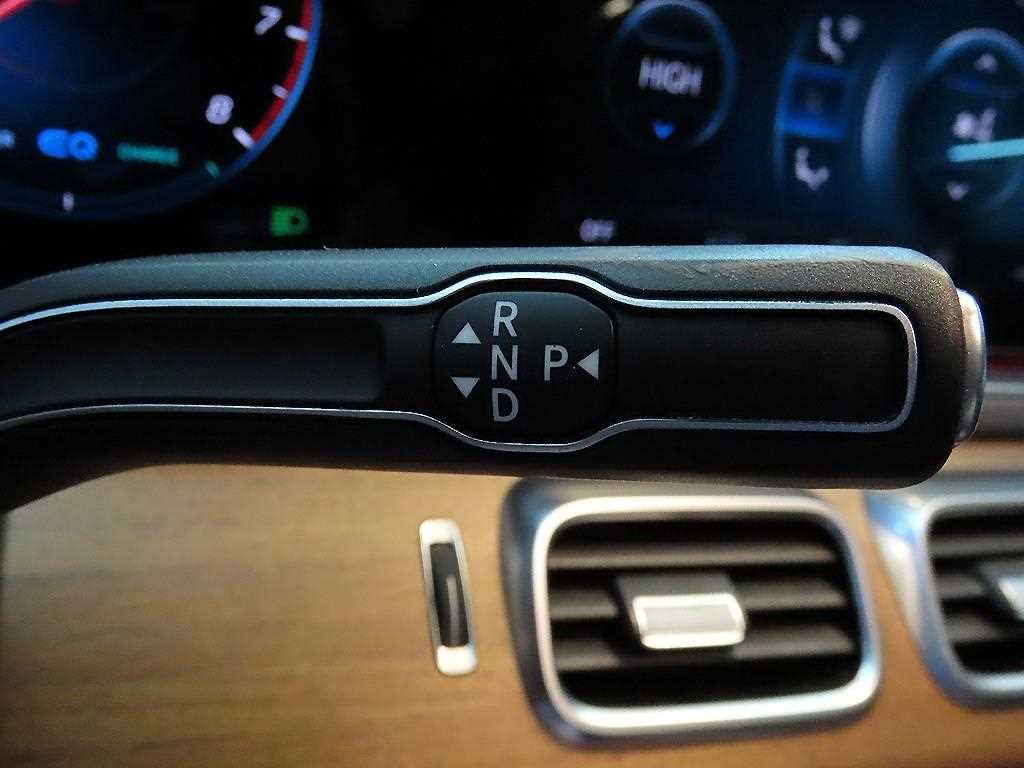 Mercedes Benz GLE Class - Vista 12