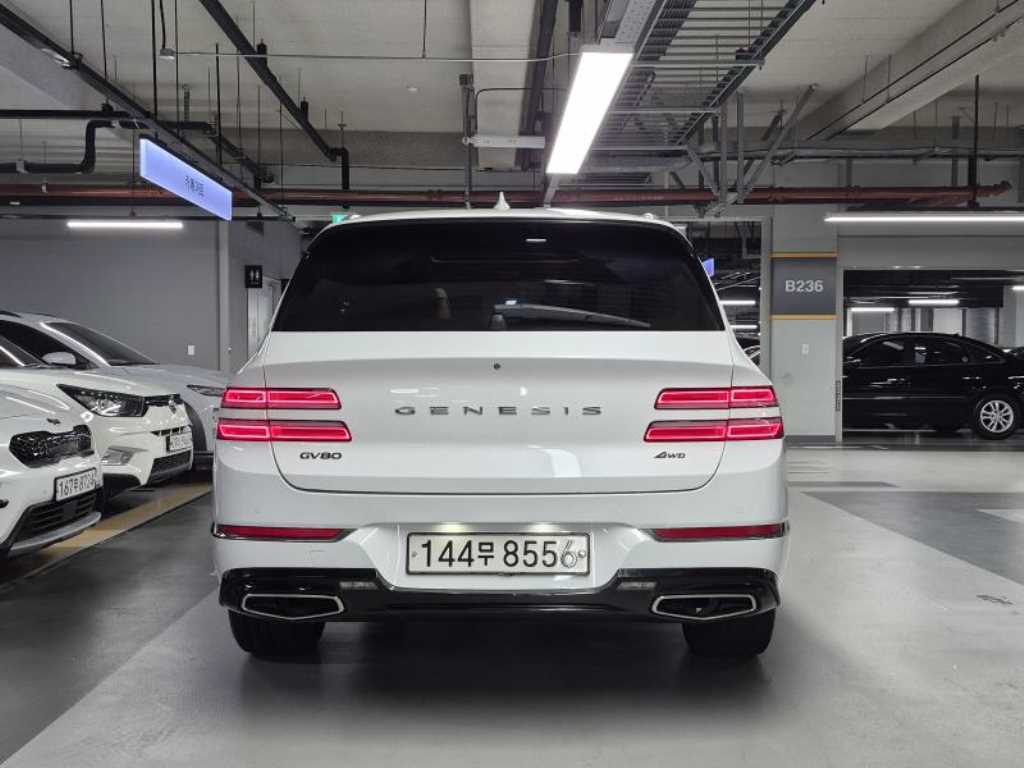 Genesis GV80 - Vista 5