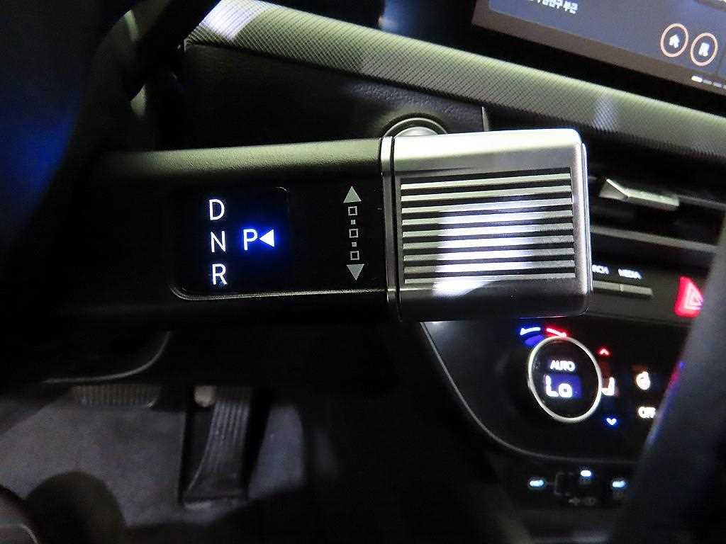 HYUNDAI Sonata - Vista 12