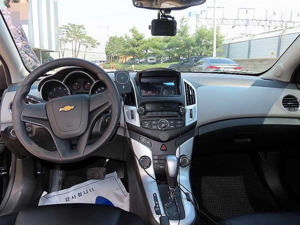Chevrolet Cruise - Vista 7