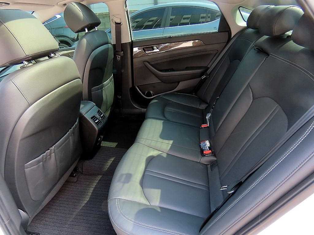 HYUNDAI Sonata - Vista 6