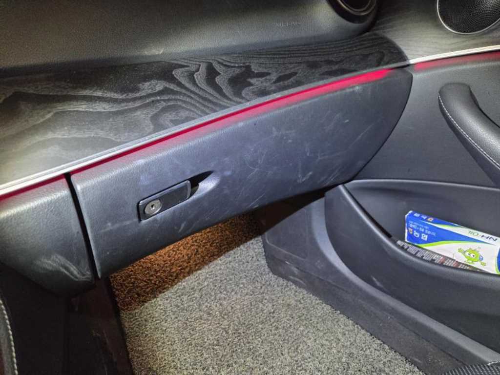 Mercedes Benz E class - Vista 8