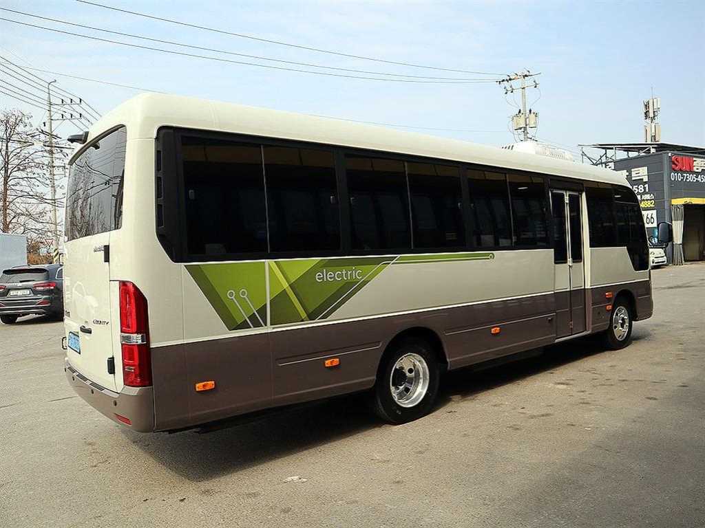 medium and large bus Hyundai bus - Vista 4