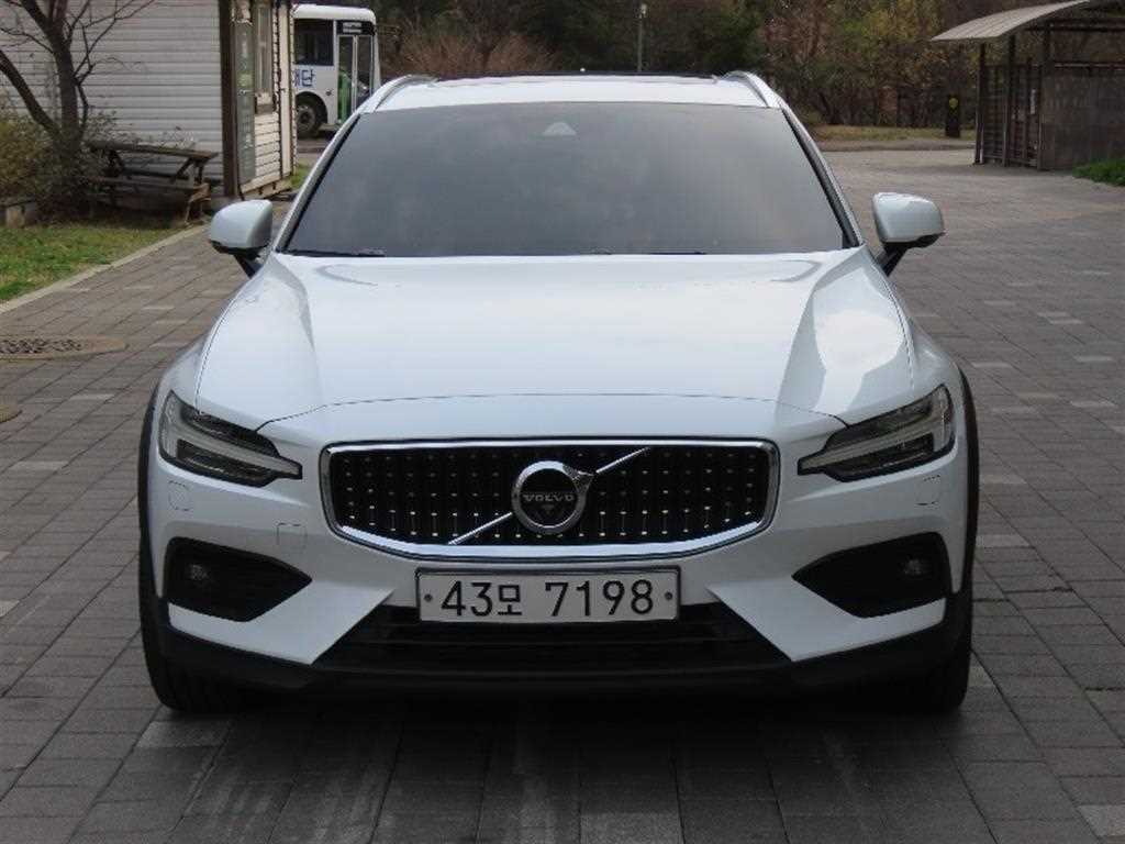 Volvo V60 2020 - Importación desde Corea - HF Imports Iquique - Foto 1
