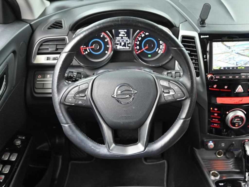 Ssangyong Tivoli - Vista 5