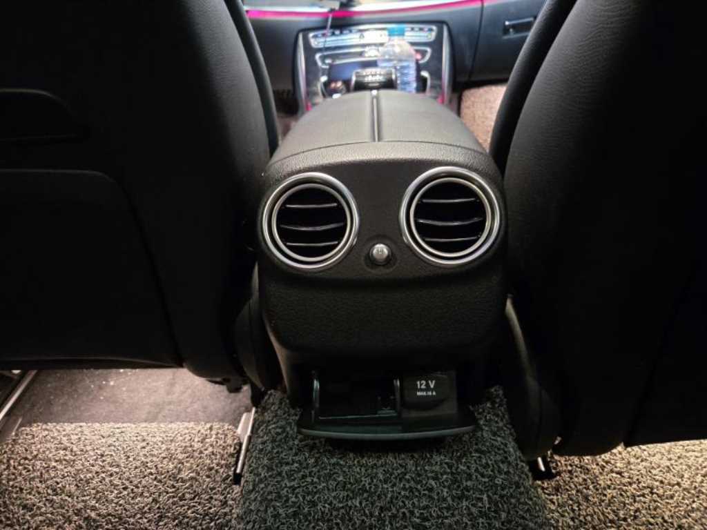 Mercedes Benz E class - Vista 11