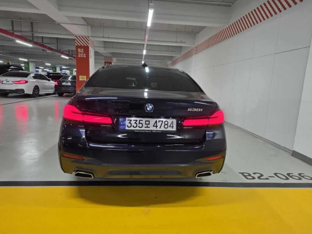 BMW 5 Series - Vista 4