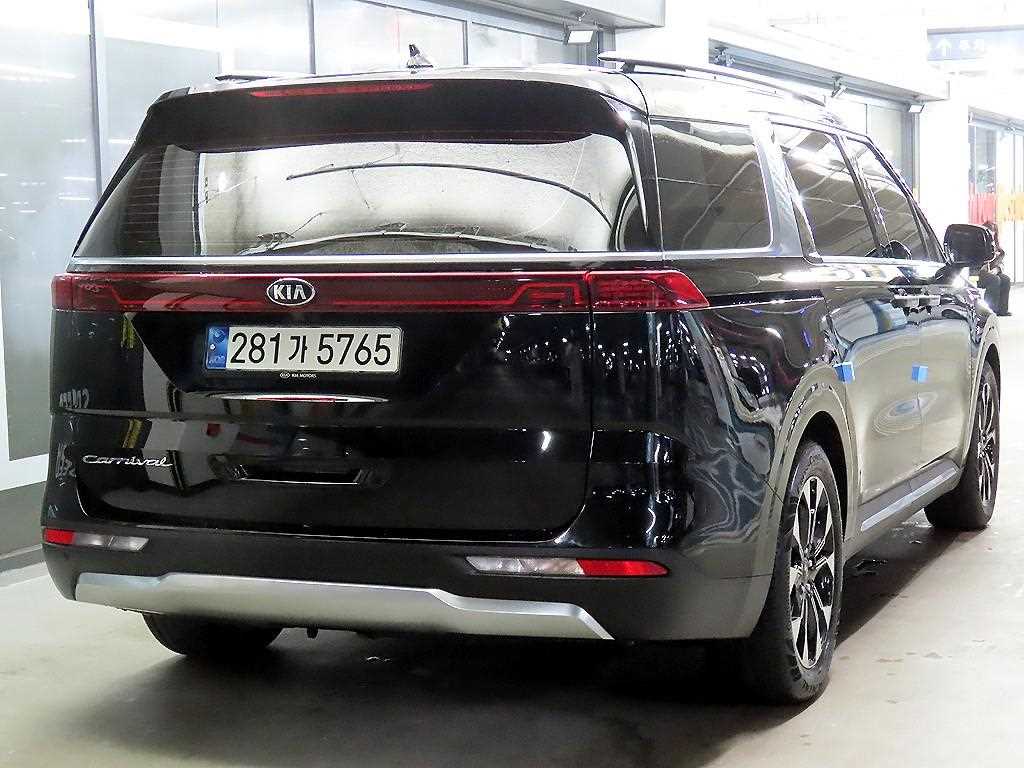 KIA Carnival - Vista 4