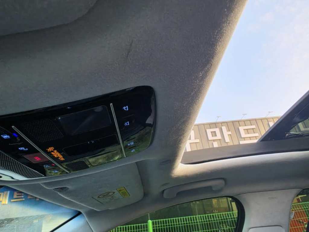 HYUNDAI Grandeur - Vista 9