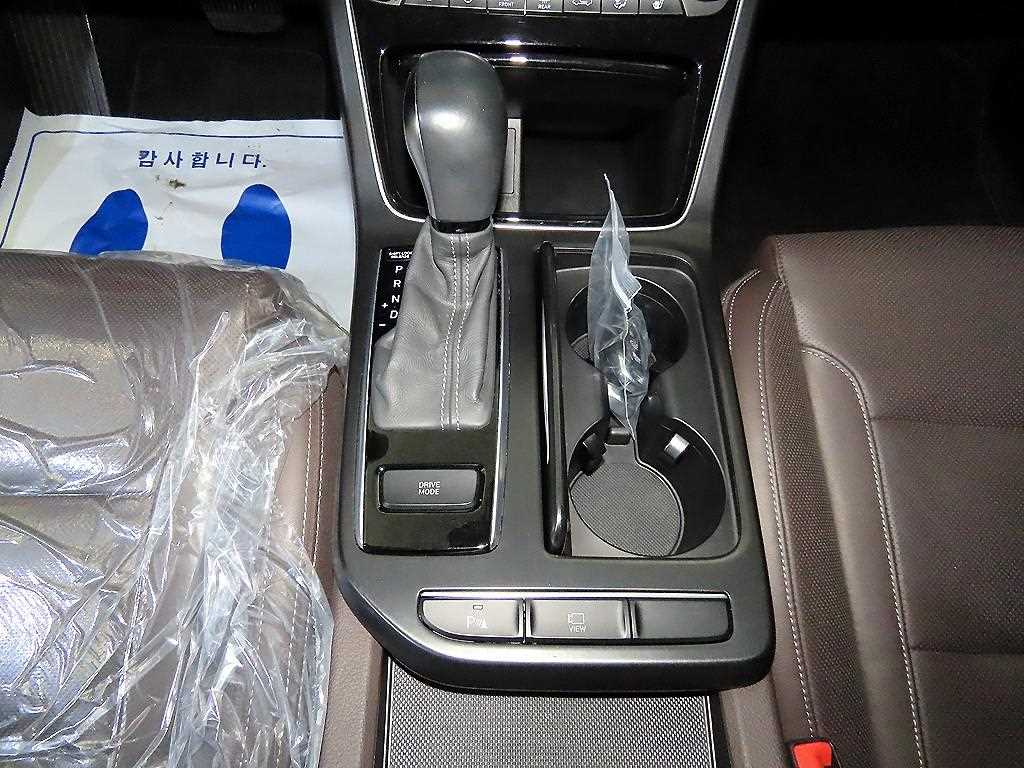 HYUNDAI Grandeur - Vista 12