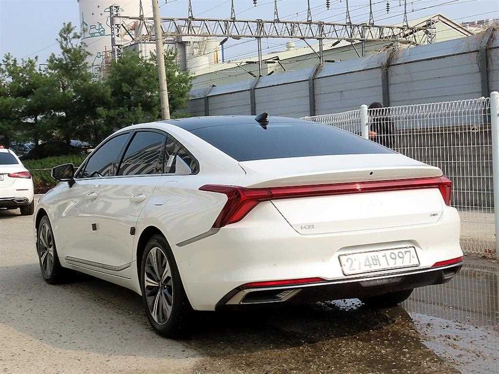 KIA K8 - Vista 3